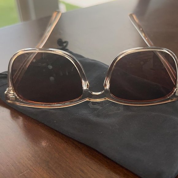 Classic trendy sun glasses with 100% UV protection main image 8